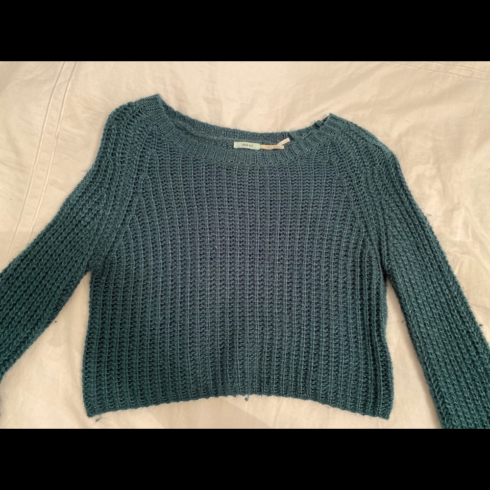 Green long sleeve sweater